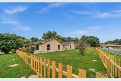 4715 Edinburgh, Tyler, TX 75703 - Photo 3