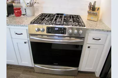 717 Meadow Creek Drive, Tyler, TX 75703 - Photo 17