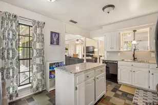 10887 Knollwood Dr, Tyler, TX 75703 - Photo 9