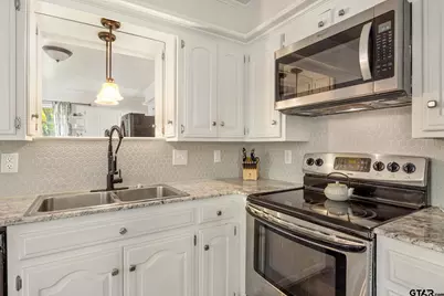 10887 Knollwood Dr, Tyler, TX 75703 - Photo 11