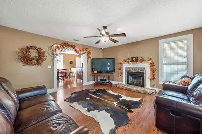 15198 E Fm 16, Winona, TX 75792 - Photo 9