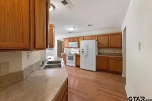 1904 W Pinecrest, Marshall, TX 75670 - Photo 13