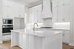 2945 Salado Creek Dr, Tyler, TX 75703 - Photo 9