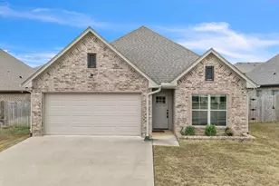 820 Lindsey Ln, Whitehouse, TX 75791 - Photo 1