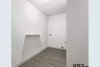 214 W Hurley Ave, Gladewater, TX 75647 - Photo 21