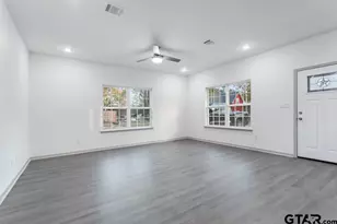 214 W Hurley Ave, Gladewater, TX 75647 - Photo 5