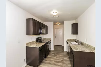 2304 N Glass Ave, Tyler, TX 75702 - Photo 9