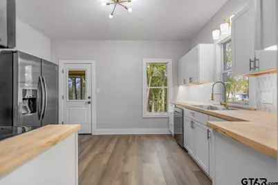 301 S Ponsard, Troup, TX 75789 - Photo 7