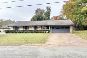 1015 Bryan St, Jacksonville, TX 75766 - Photo 1