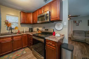 208 E Center St, White Oak, TX 75693 - Photo 13