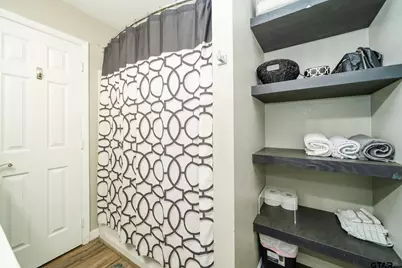 208 E Center St, White Oak, TX 75693 - Photo 25