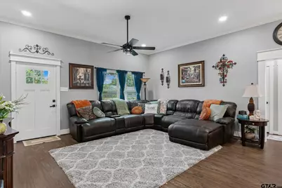 393 E Pennsylvania Ave, Van, TX 75790 - Photo 13