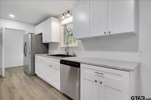 303 Jane Ln, Lindale, TX 75771 - Photo 9