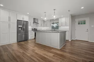 700 Oxford Dr, Tyler, TX 75703 - Photo 13