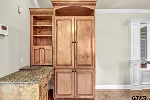 1017 E Olive St, Tyler, TX 75702 - Photo 13