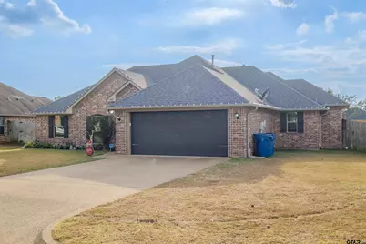 207 Bedford Place, Bullard, TX 75757 - Photo 3