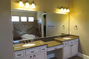 954 La Vista Dr, Tyler, TX 75703 - Photo 5