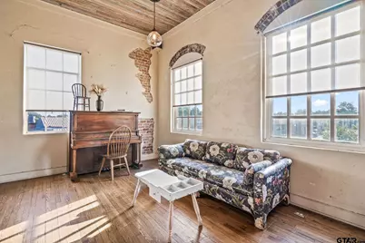 102 N Jefferson Avenue, Mt Pleasant, TX 75455 - Photo 35