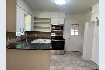 2923 Birdwell Drive, Tyler, TX 75701 - Photo 9