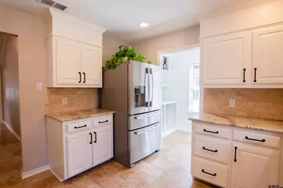 2618 Prestwick Rd, Jacksonville, TX 75766 - Photo 9