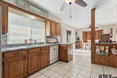 809 Jeffrey Drive, Tyler, TX 75703 - Photo 9