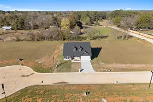 105 W Teal Dr, Troup, TX 75789 - Photo 3