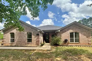 16785 S Lakeview Dr, Troup, TX 75789 - Photo 1