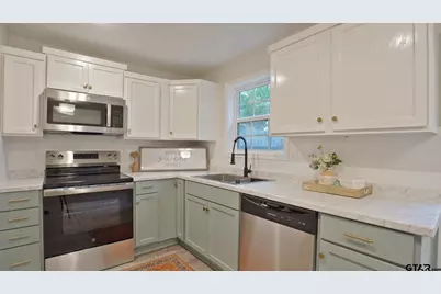 915 Britton, Tyler, TX 75701 - Photo 9