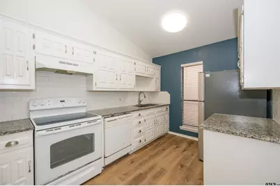 5819 Hollytree, Tyler, TX 75703 - Photo 11