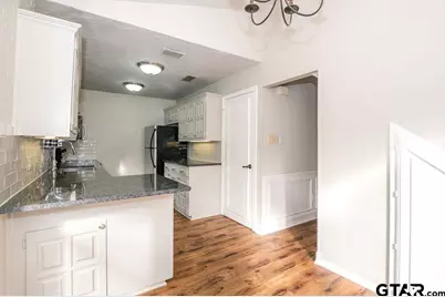 5827 Hollytree, Tyler, TX 75703 - Photo 13