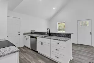 22797 Creekwood Dr, Flint, TX 75762 - Photo 9