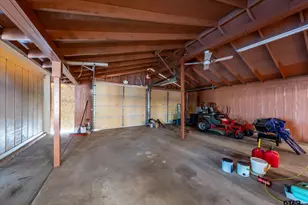 287 Hollybrook Dr, Kilgore, TX 75662 - Photo 27