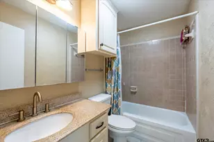 287 Hollybrook Dr, Kilgore, TX 75662 - Photo 15