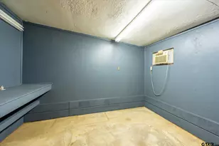 287 Hollybrook Dr, Kilgore, TX 75662 - Photo 25