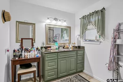 2631 Amy Ln, Tyler, TX 75701 - Photo 15