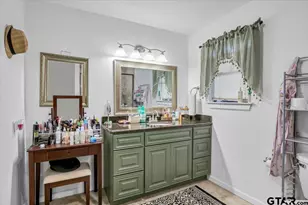 2631 Amy Ln, Tyler, TX 75701 - Photo 15