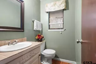 508 Cedar St, Overton, TX 75684 - Photo 7