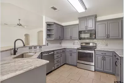 209 Cass Cir, Flint, TX 75762 - Photo 11