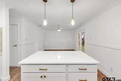 2424 E Devine St, Tyler, TX 75701 - Photo 13