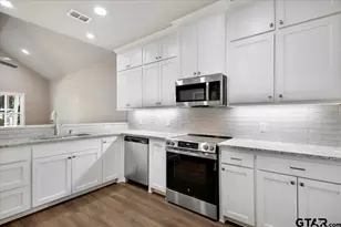 304 E Cottonwood, Overton, TX 75684 - Photo 15