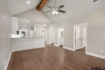 304 E Cottonwood, Overton, TX 75684 - Photo 5