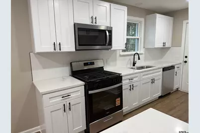 1506 N Summit Ave, Tyler, TX 75702 - Photo 9