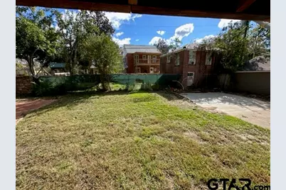 2002 S Robertson Ave, Tyler, TX 75701 - Photo 15