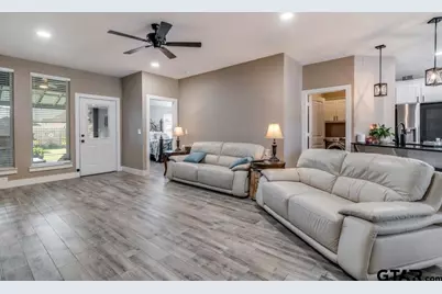 17409 Crossing Circle, Lindale, TX 75771 - Photo 11