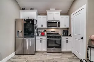 17409 Crossing Cir, Lindale, TX 75771 - Photo 7