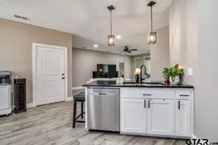 17409 Crossing Cir, Lindale, TX 75771 - Photo 9