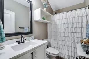 17409 Crossing Cir, Lindale, TX 75771 - Photo 19