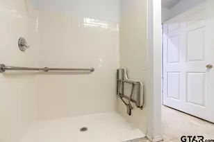 360 Anderson County Road 330, Palestine, TX 75803 - Photo 41