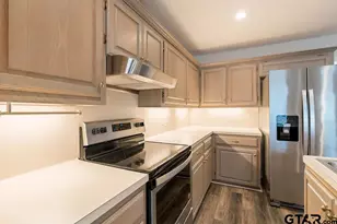 360 Anderson County Road 330, Palestine, TX 75803 - Photo 15