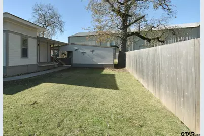 269 E Holley St, Alba, TX 75410 - Photo 9